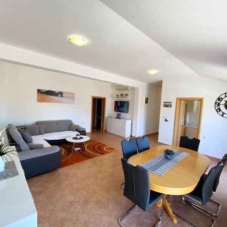 Apartments Saric Biograd Na Moru Exterior foto